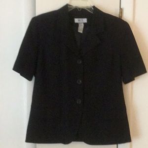 Bice Short sleeved linen blazer top with pockets